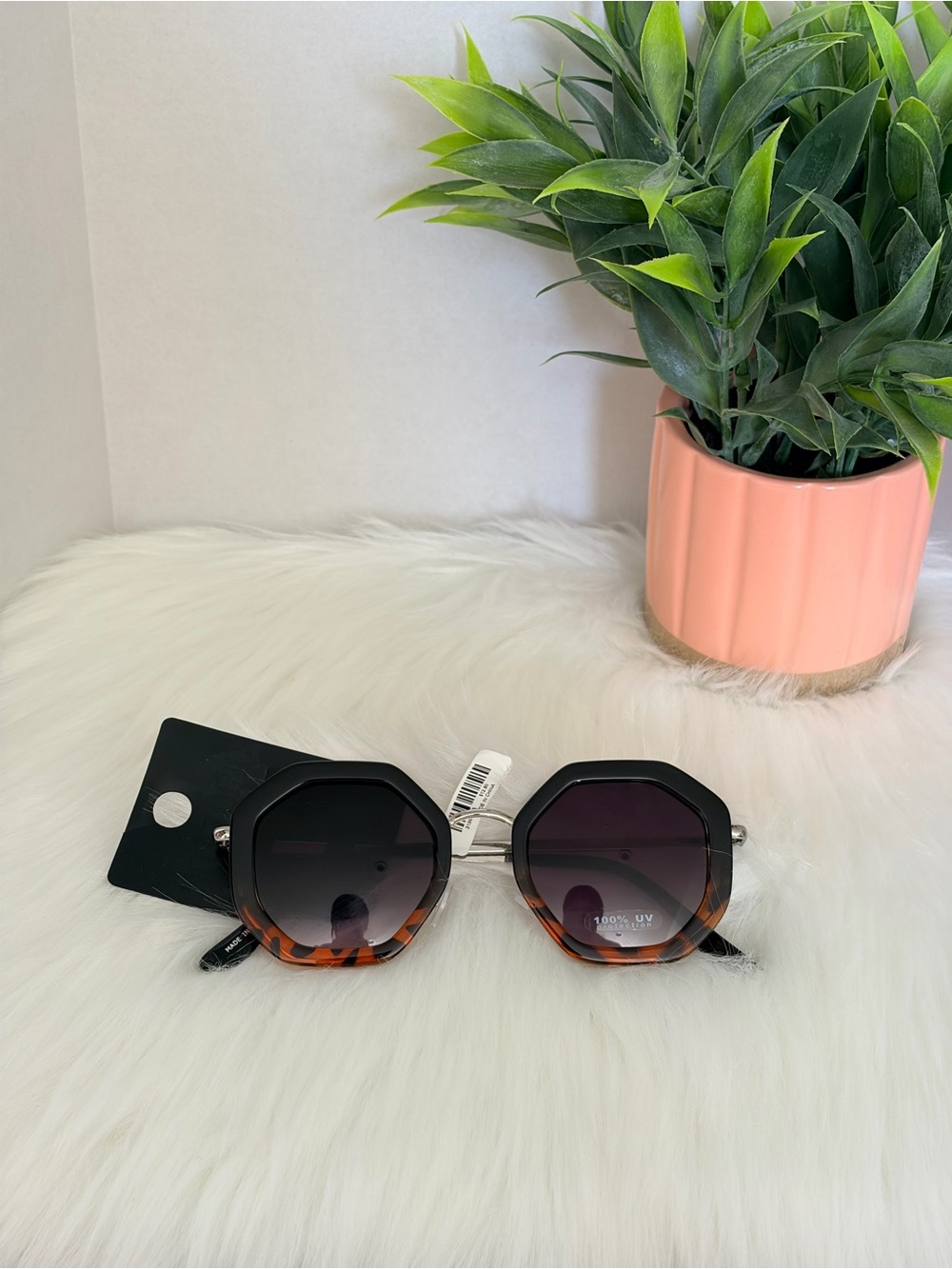🇺🇸 Women’s Ombré Octangular Shape Hot Topic Sunglasses BNWT